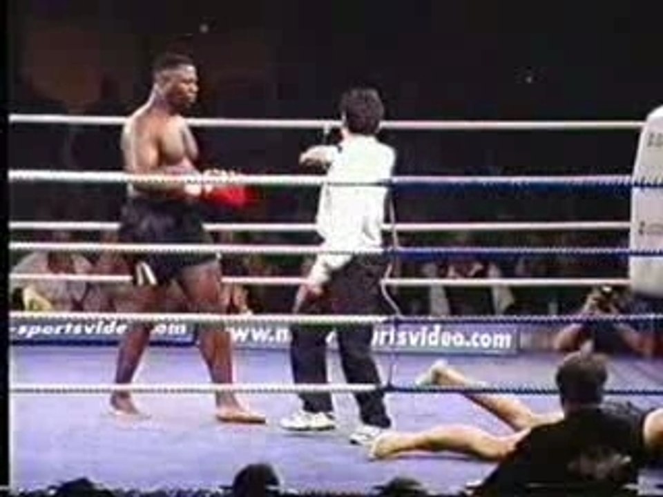 tibia cassé à la boxe