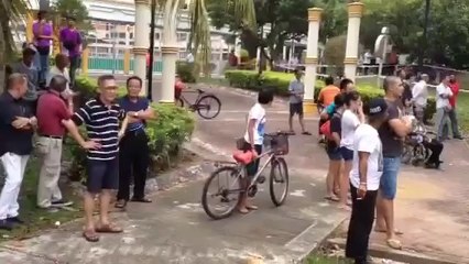 Accident at junction of AMK Ave 1 and 6 leaves motorcyclist dead