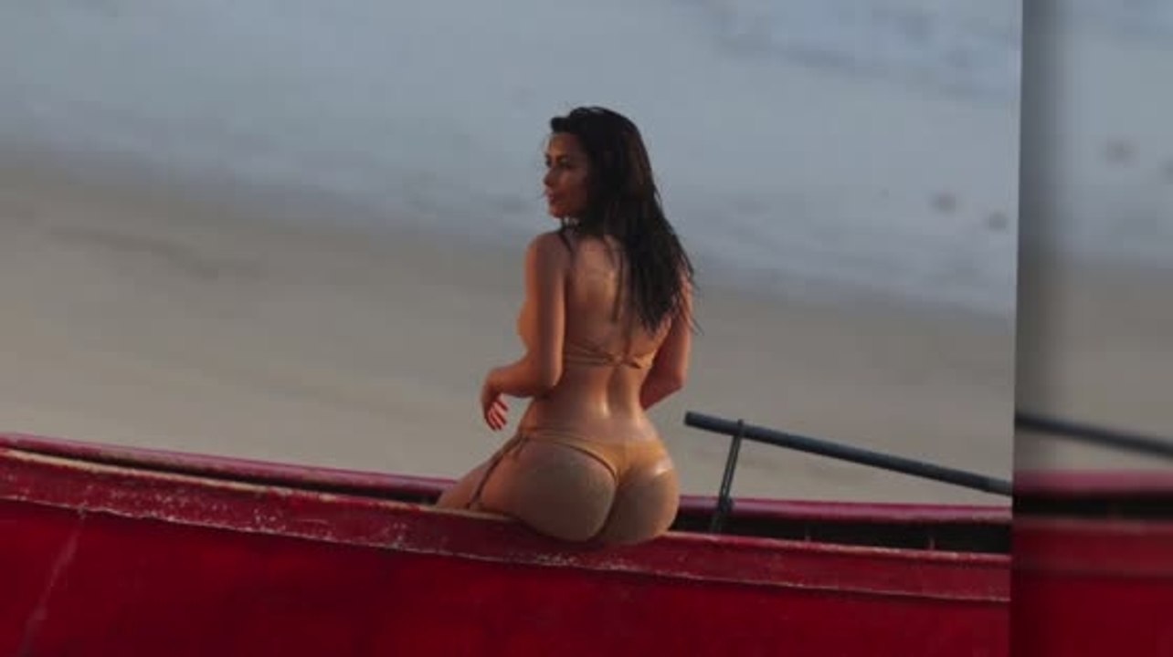 Kim Kardashian zeigt Tanga beim Foto-Shooting