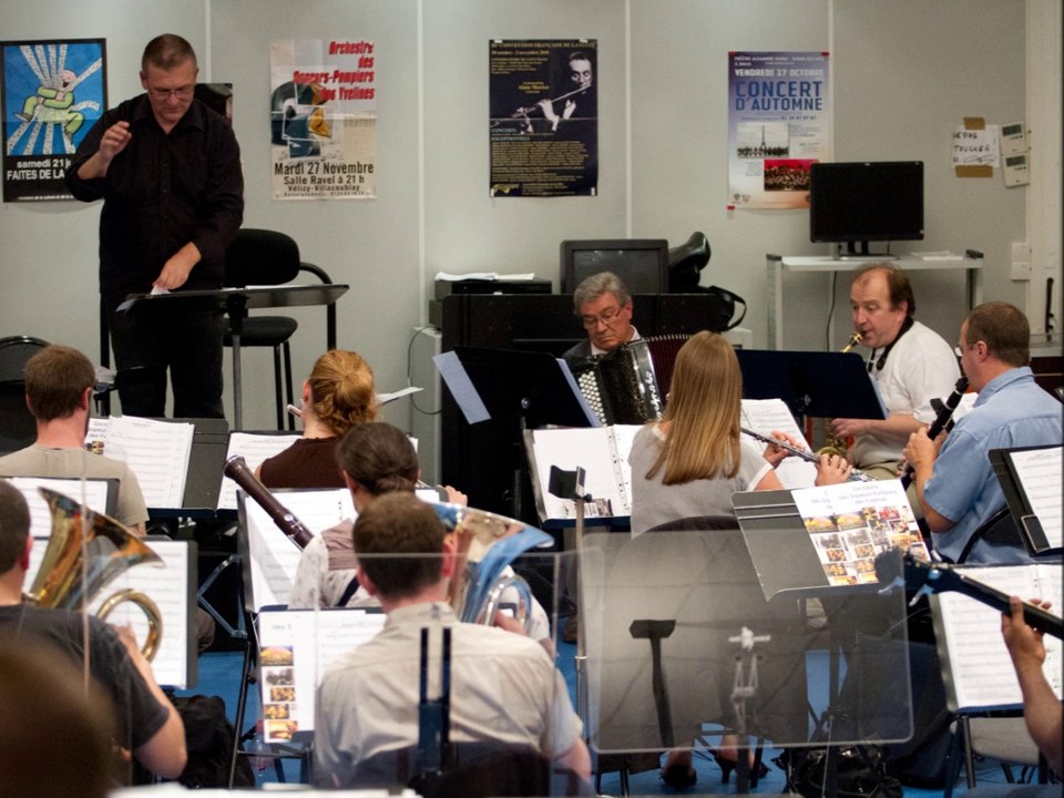 FEUX DE JOIE, M. Azzola, P. Portejoie, Orchestre sapeurs-pompiers des Yvelines, dir. Richard Regel