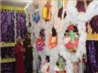 مدرسة فلسطينية تخدم العملية التعليمية بالمطويات