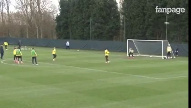 Magnifico gol in rovesciata di Jovetic