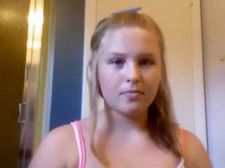 Blonde Girl hair curling tutorial, must see