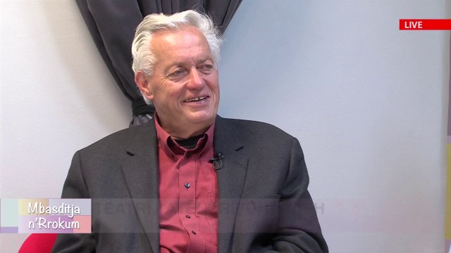 MBASDITJA N'RROKUM - HAZIR MYFTARI DHE MELIHATE QENA PER TEATRIN (1)