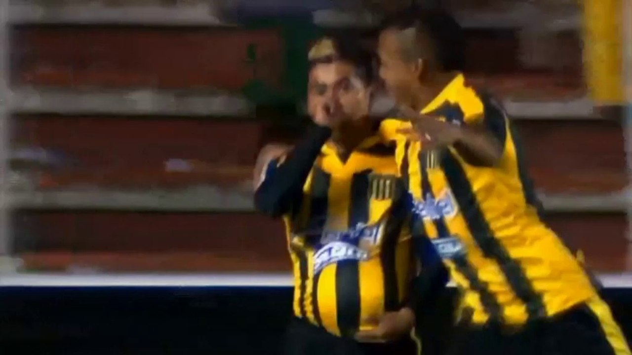 Copa Libertadores: Adriano  vs. The Strongest