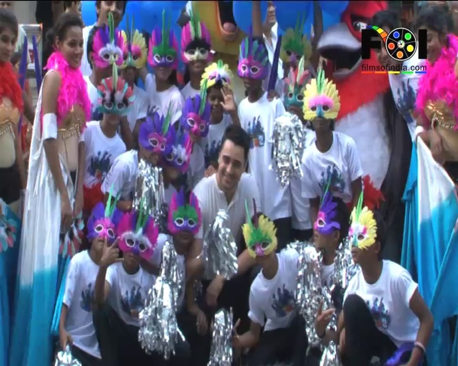 Imran Khan Leads Rio 2 Flash Mob