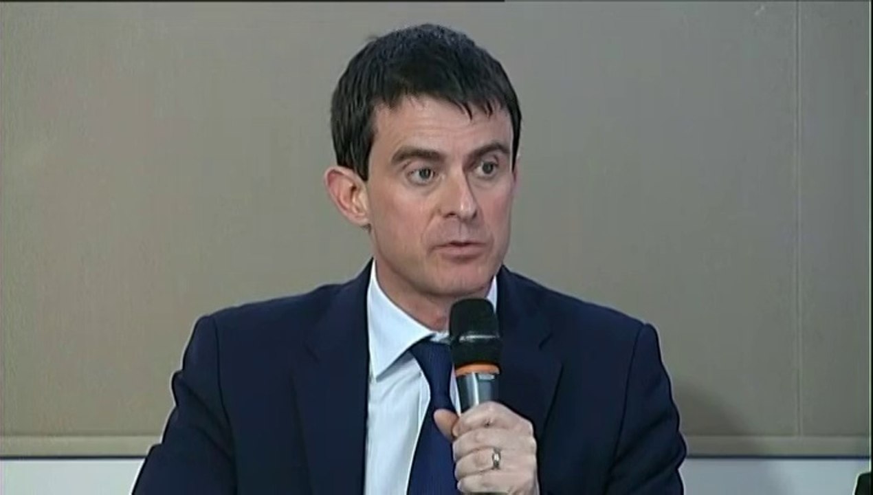 "La présence d'Harlem Désir au gouvernement est un atout", juge Valls