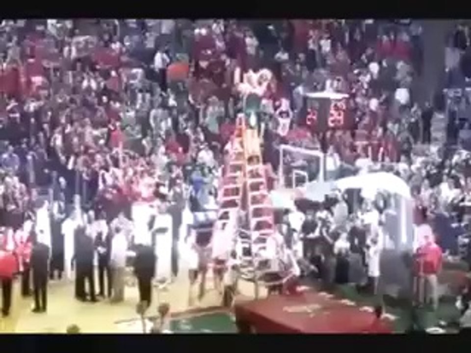 Crazy BACK FLIP DUNK scored by the Mascot! Insane Dunk...