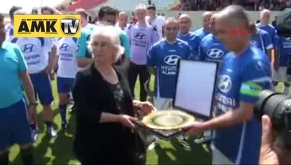 Şöhretlerin golleri Fatih Tekke ve Tanju Çolak'tan