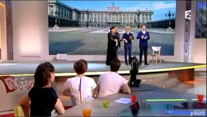 Sarah Biasini et les castagnettes