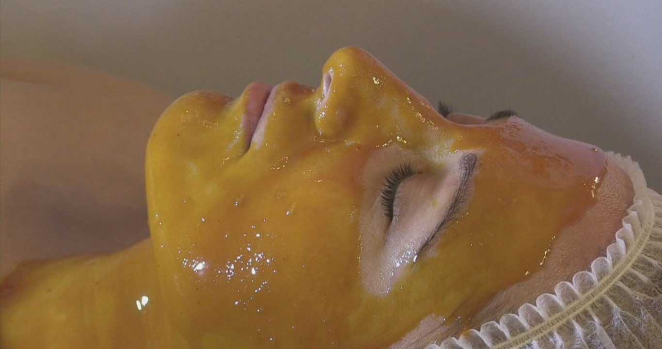 Piqûres de venins et masques au miel : soigner avec l'apithérapie