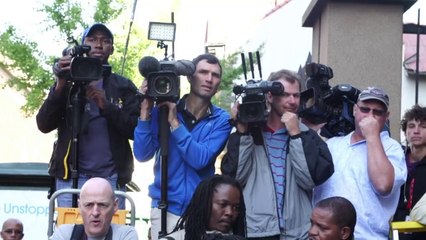 Pistorius back in court for cross-examination