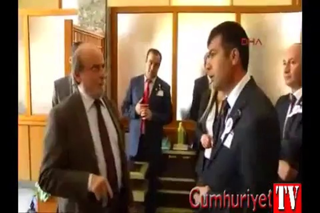 Ertuğrul Kürkçü 'Ben kefilim' dedi, ziyaretçileri Meclis'e girdi