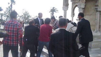 Ekim gençliği okurlarına polis saldırısı!