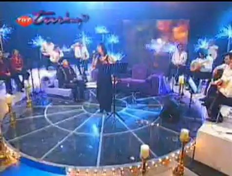 Melihat GÜLSES-Yine O Menekşe Gözler Aralı