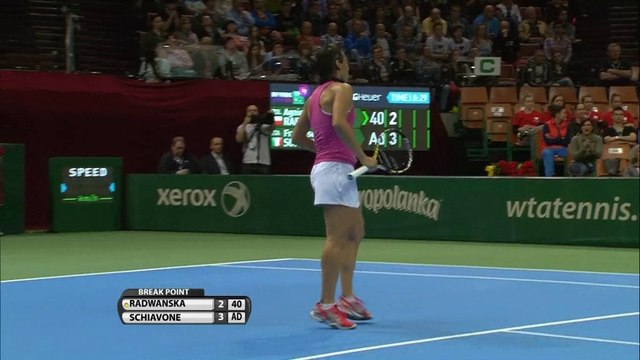 Katowice - Schiavone out, Radwanska ai quarti