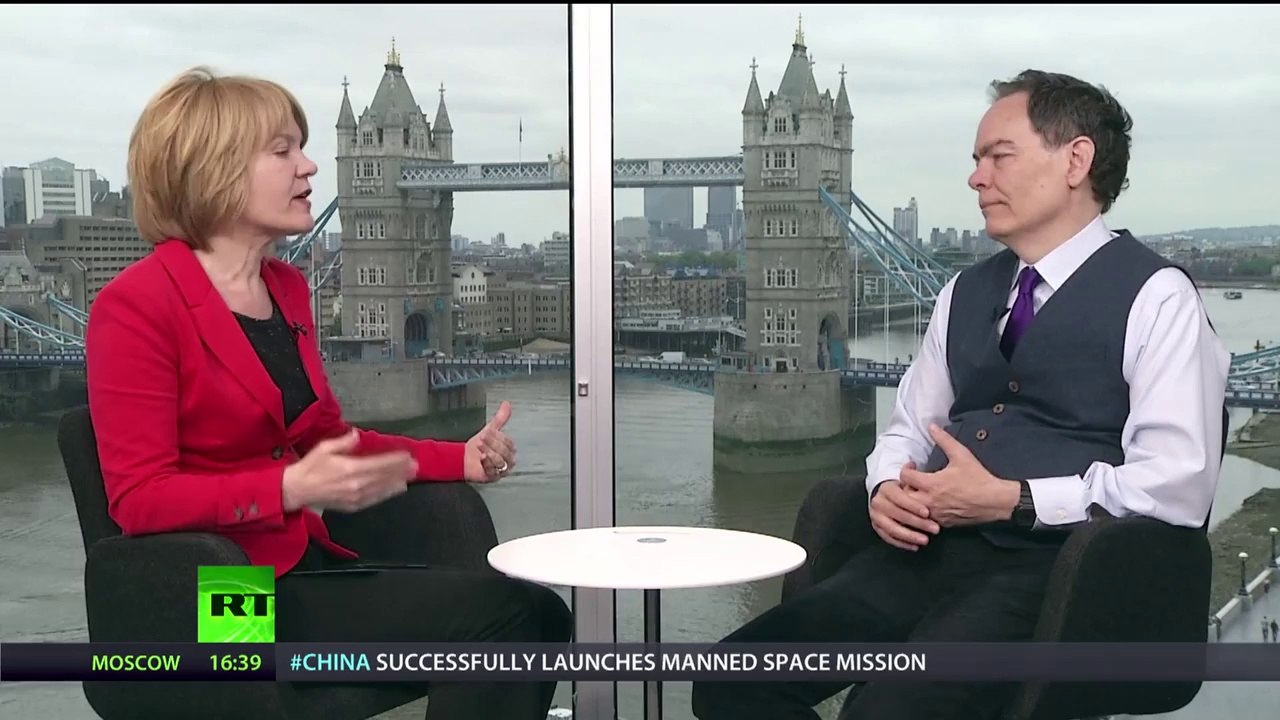 Keiser Report: PRISM, SOPA, PIPA, ACTA, etc. Copyright Prostitutes! (E456)