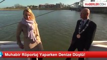 Muhabir Röportaj Yaparken Denize Düştü!