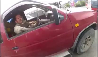 Motard écolo contre chauffeur crado!