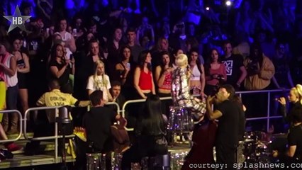 Miley Cyrus Vs. Selena Gomez Crying On Stage -- Who's Faking It?