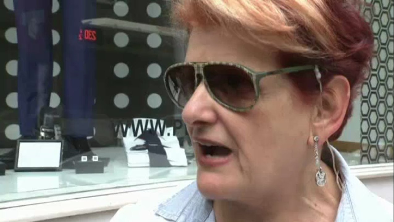 Athènes Explosion d'une voiture piégée devant la Banque de Grèce