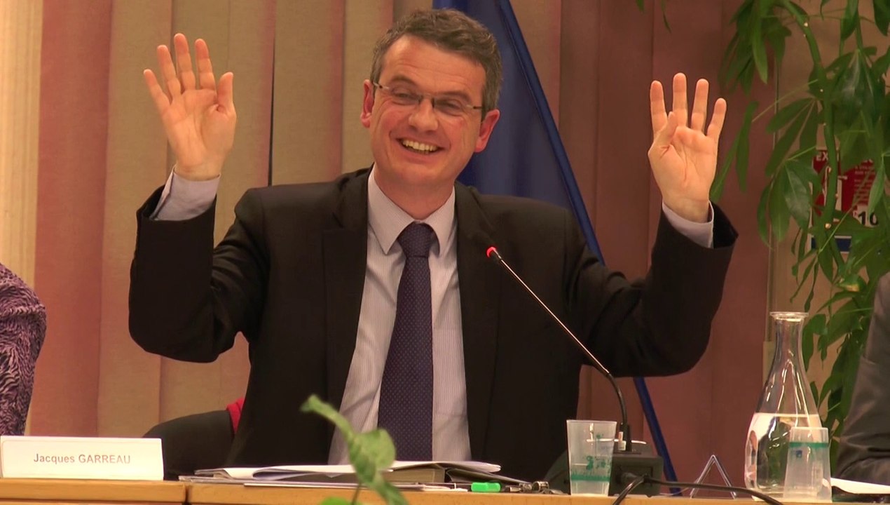 25. Association « service de soins à domicile pour personnes âgées »