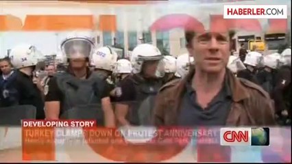 Cnn Muhabirine Canlı Yayında Polisinten Engelleme Ek