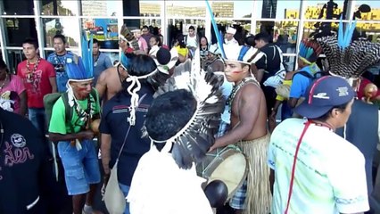Índios voltam a se manifestar em Brasília