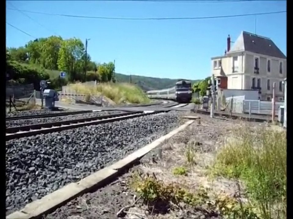TRAINS INTERCITES 4591 & 4492, LE VENTADOUR de CLERMONT-FD à ROYAT-CHAMALIERES, du 16 au 25 Mai 2014.