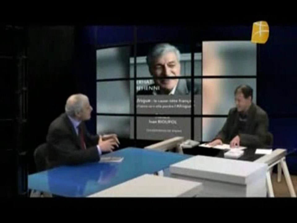 Ferhat Mehenni invité de l'écrivain Youcef Zire...