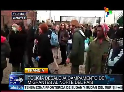 Policía francesa desaloja campamento de inmigrantes en Calais