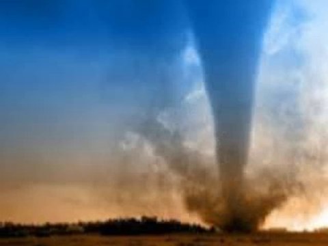 North Dakota Massive Tornedo strikes Dramatically injures 9 destroys trailers camp oil patch Watford City