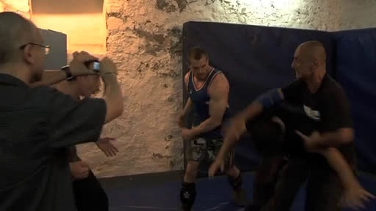 La Proie d'Eric Valette  - Albert Dupontel s'entraine au combat