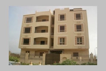 Flat with Garden View for Sale in West of Arabella New Cairo City