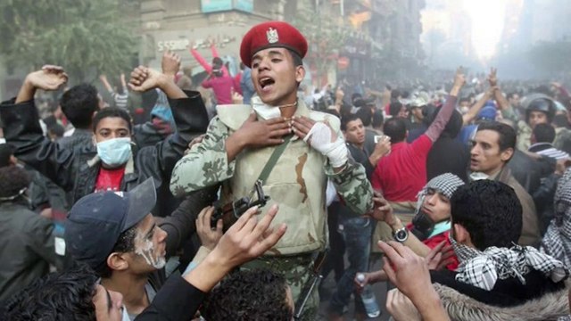 Les 3 photos de la semaine: manifs nucléaire, espagnole et égyptienne
