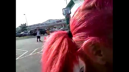 Random green guy dancing and getting a boner_Pulse TV Uncut