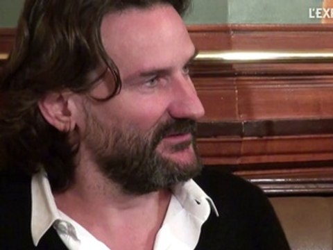 Beigbeder: J'adore sniffer les livres!
