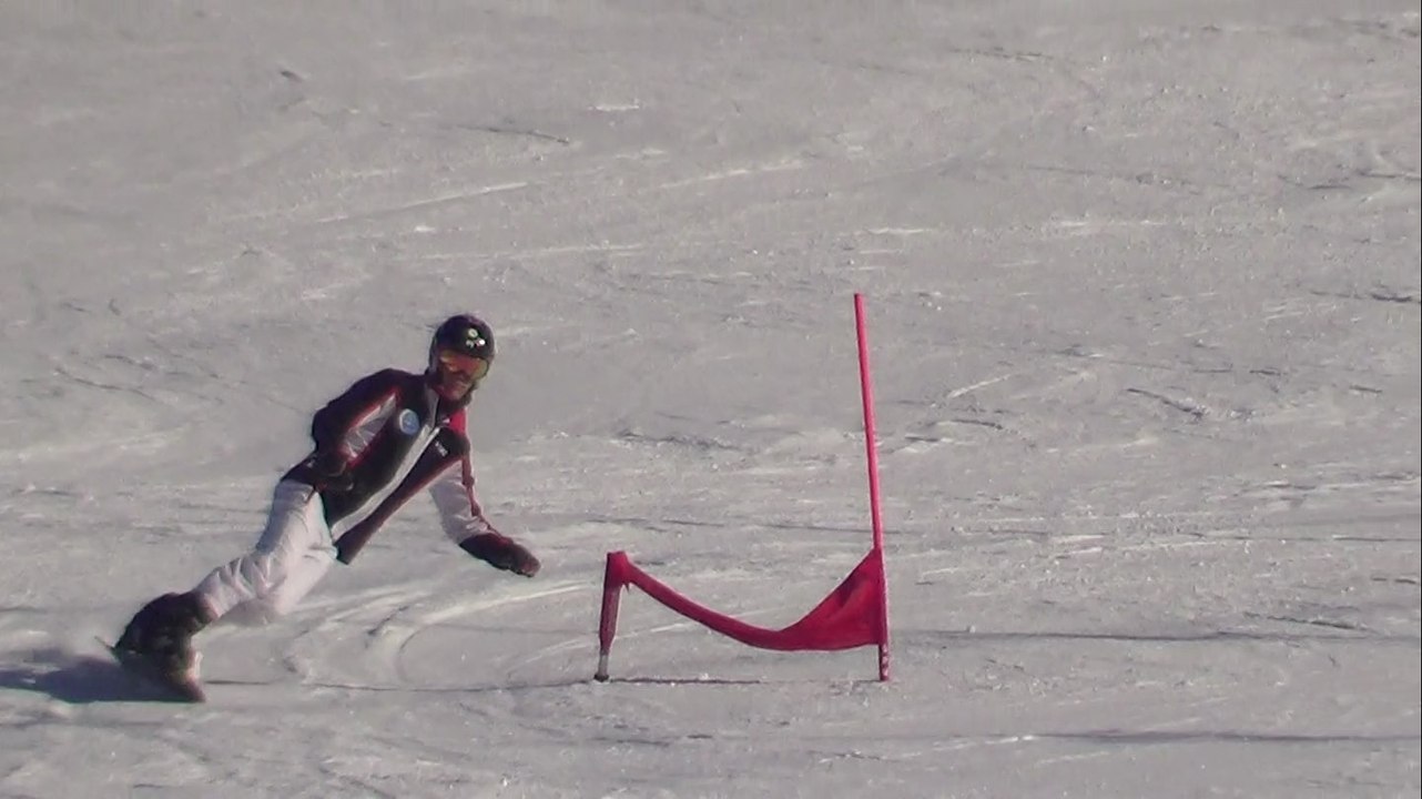 ARDA SONMEZ 32 - O2 SNOWBOARD RACE TEAM