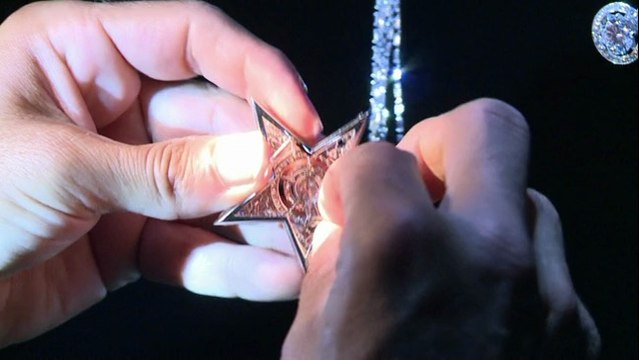 Etoiles et de diamants en hommage aux bijoux de Coco Chanel
