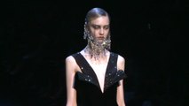 Défilé Giorgio Armani Privé Haute Couture Automne/Hiver 2012/13 avec interview