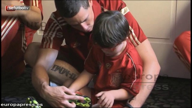 La Roja posa para un calendario benéfico