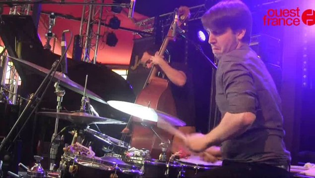 Jazz sous les pommiers : le Thomas Enhco trio laisse pantois