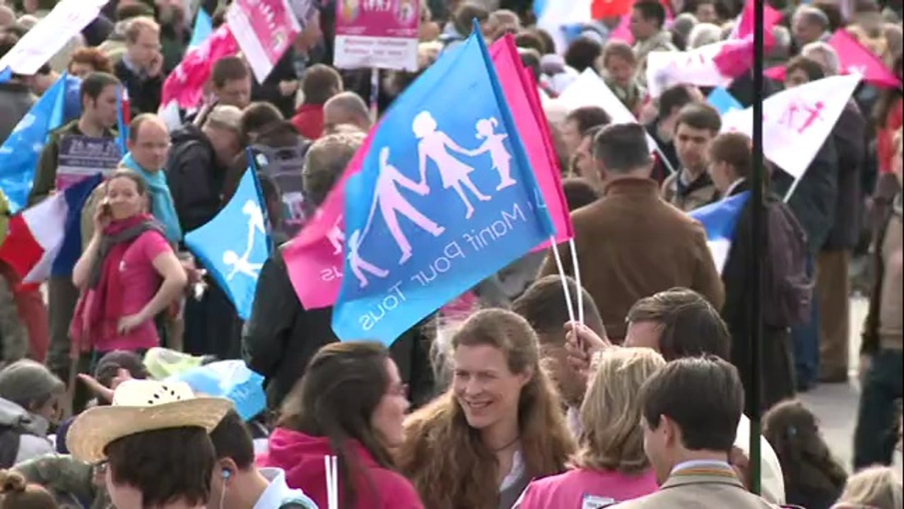 Manif pour tous: rassemblement aux Invalides