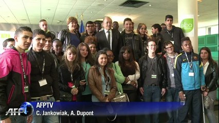 J.Y Le Drian célèbre le dix millionième certificat de la Journée défense et citoyenneté