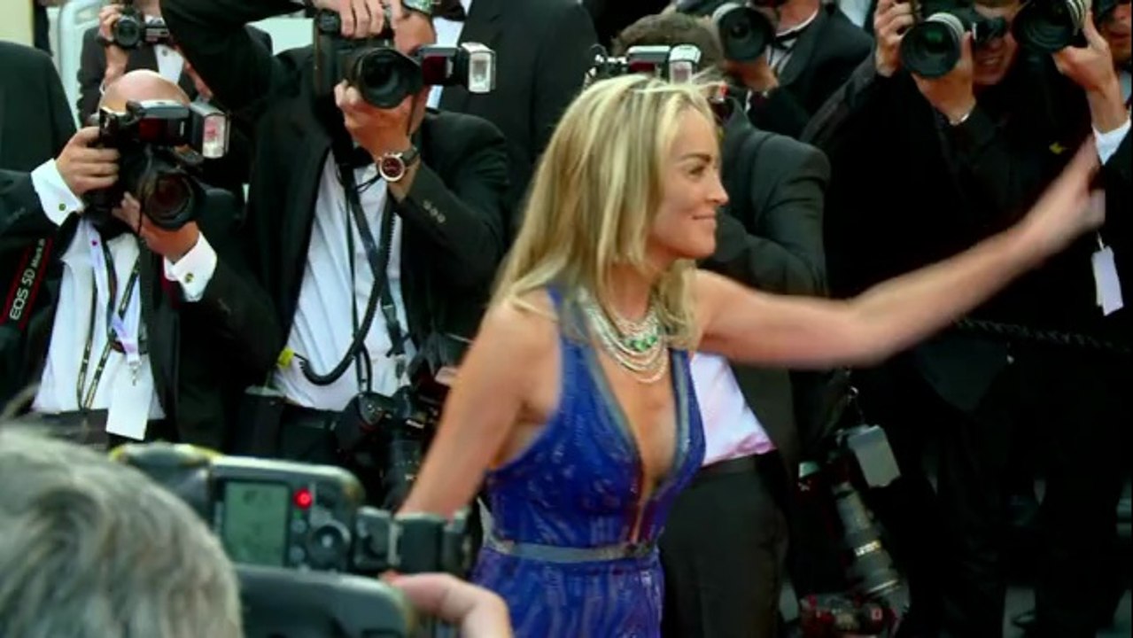 Montée des marches à Cannes: défilé de stars sur tapis rouge