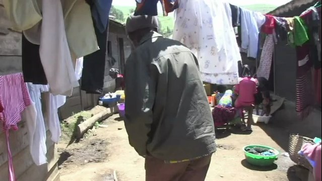 Congo: les enfants quittent l'école pour les mines