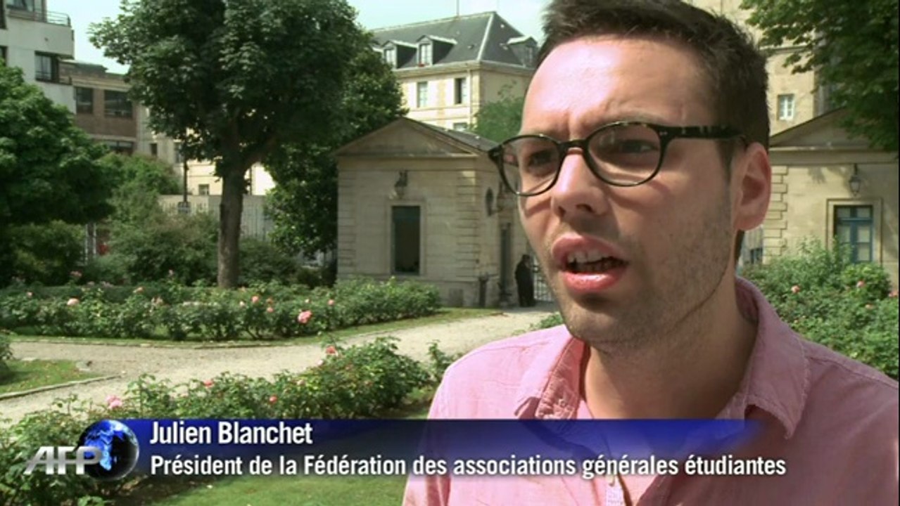 Hausse des bourses étudiantes annoncée