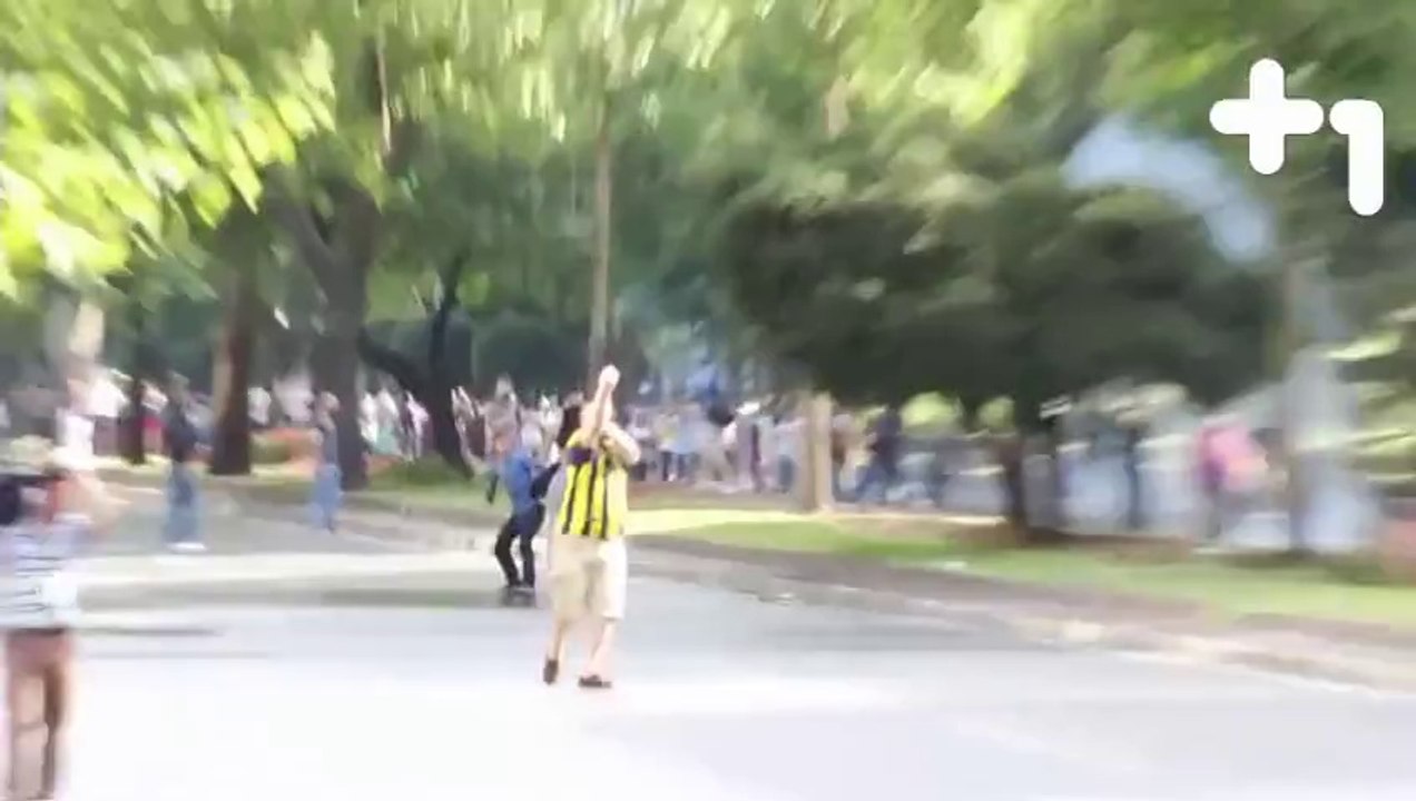 Duvarları yıkan Gezi Parkı gençleri için...