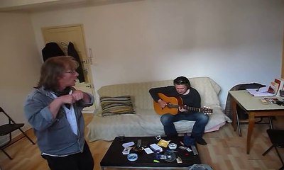 BEUF-SONIQUE AVEC UN OISEAU..RUE DU PRINTEMPS....(Christobal du Txus°)