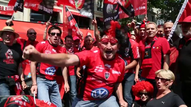 RCT-Castres : les supporters toulonnais entonnent le Pilou-Pilou